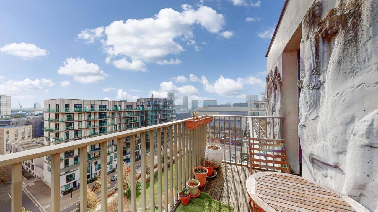 Lovely 2 Bedroom Flat With Balcony In Stratford London Exterior photo